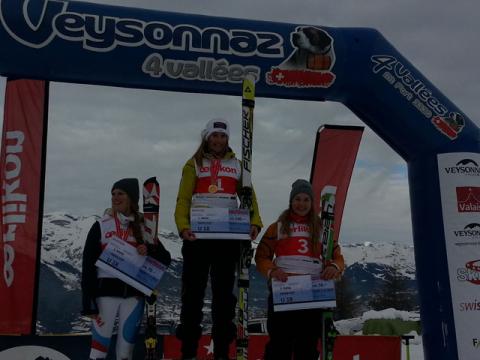 Swiss Cup U18 Super-G (v.l.n.r.): Medea Grand, Nathalie Gröbli, Fränzi Rentsch